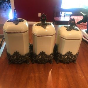 There are 3 canisters never been used beautiful!
